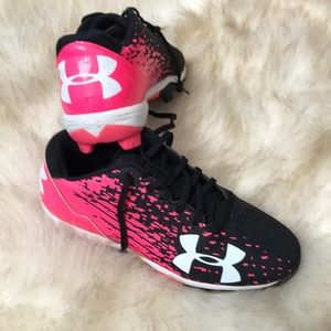 Girls Under Armour Softball Cleats!